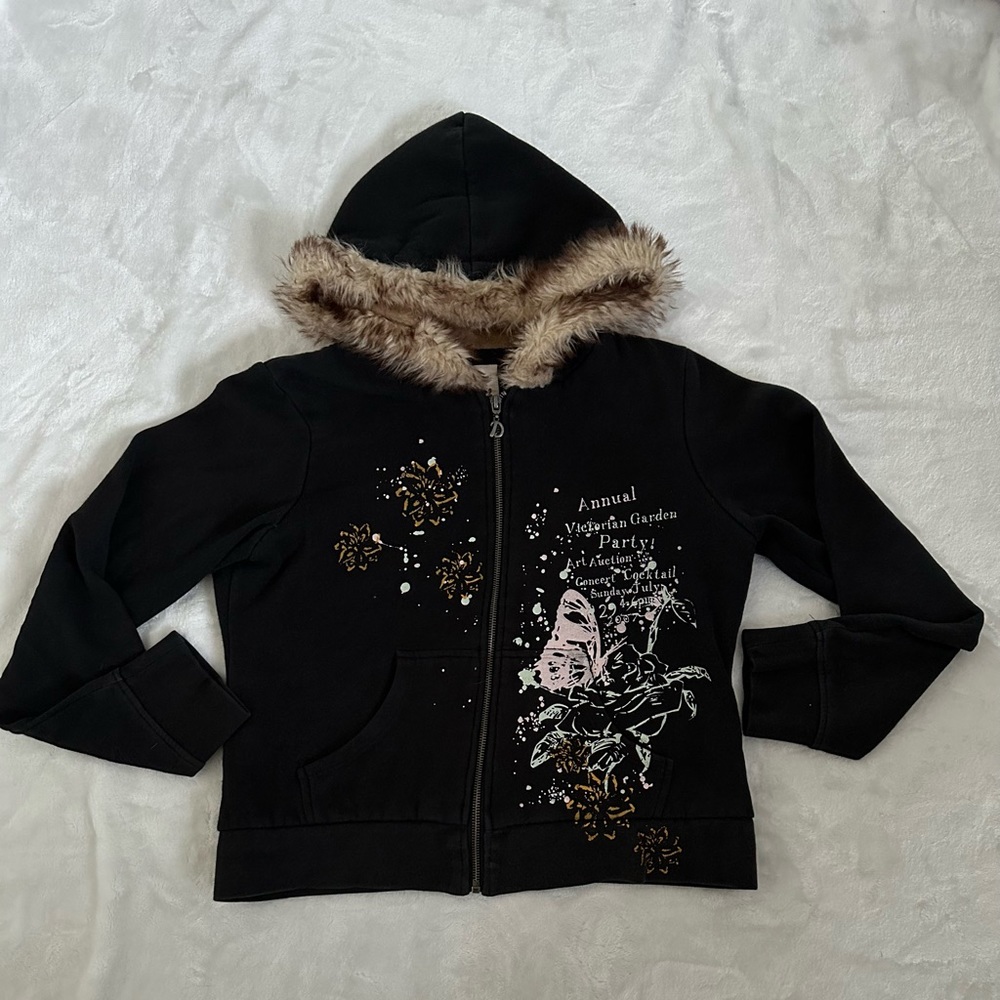 Devine Black Zip!